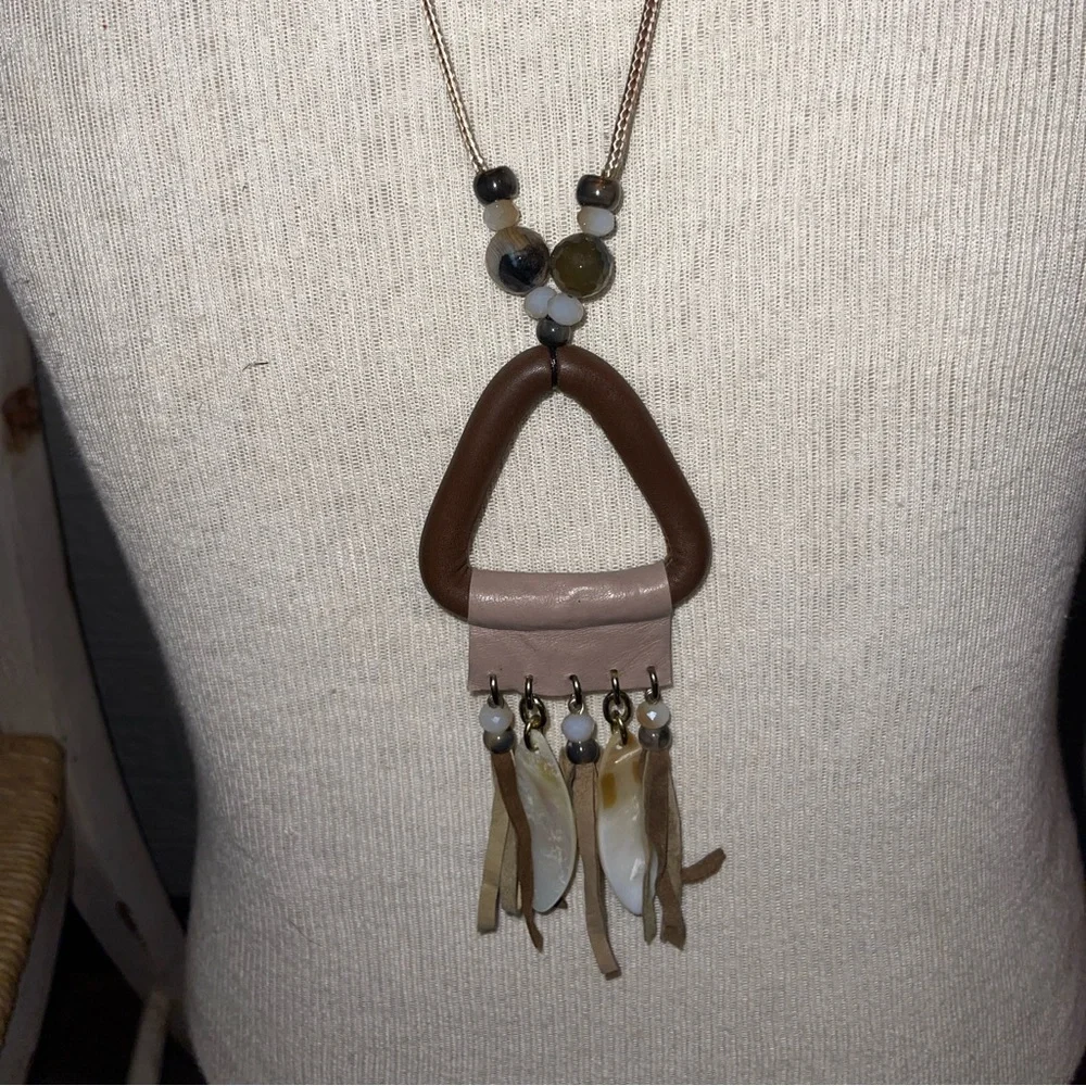 Long leather and stone necklace for women. - Picture 2 of 4